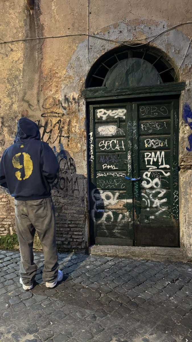 dr9co's tweet photo. uniti sotto il drakoma https://t.co/18JdstA3nX