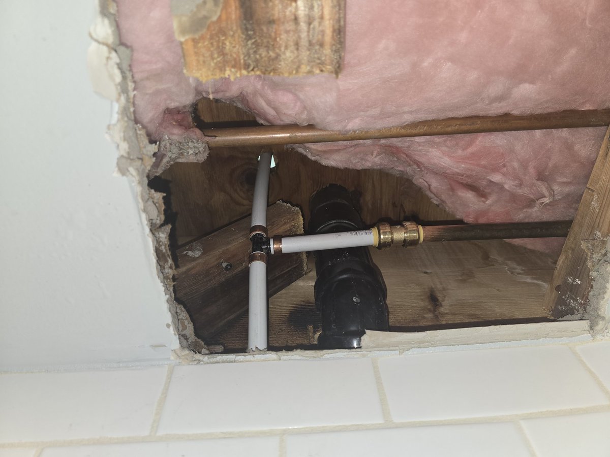 Leaping Larry tweet media