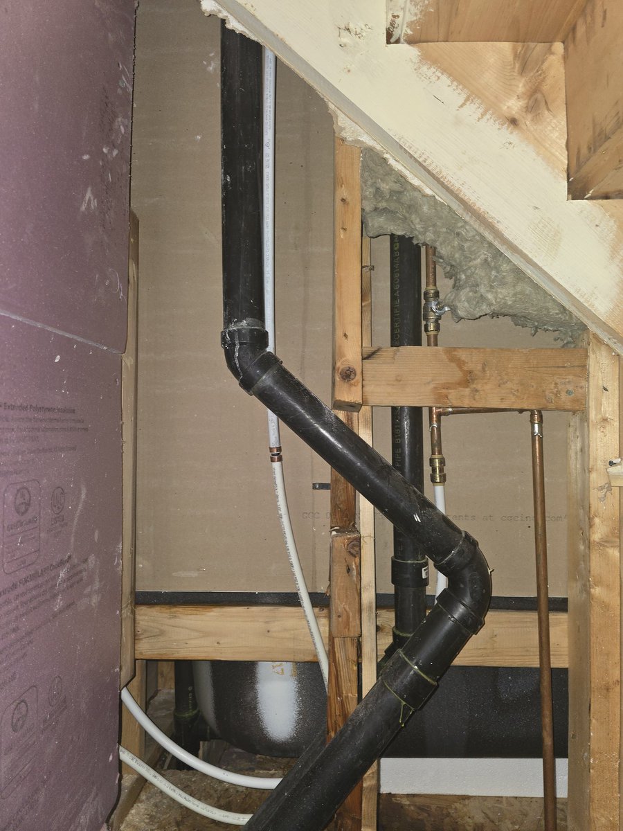 Leaping Larry tweet media