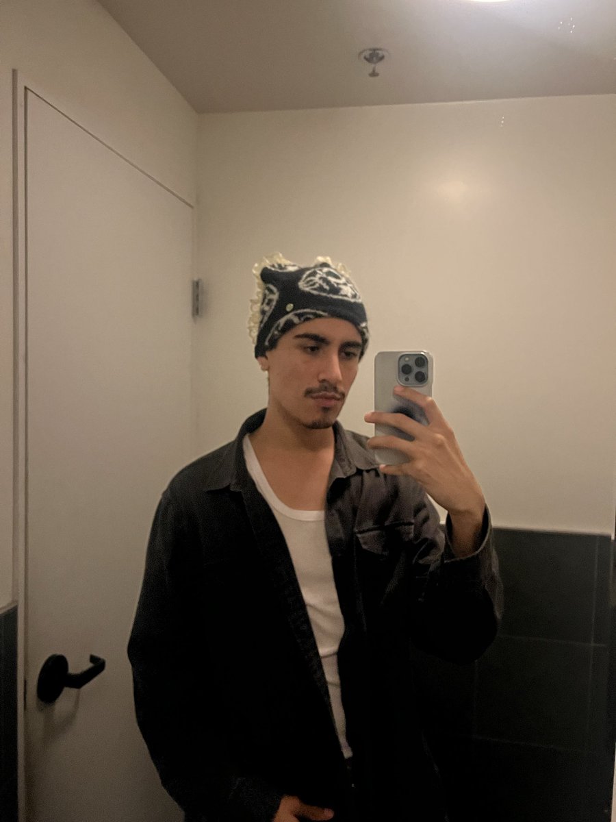 ☘︎ (@allotherforms) on Twitter photo 