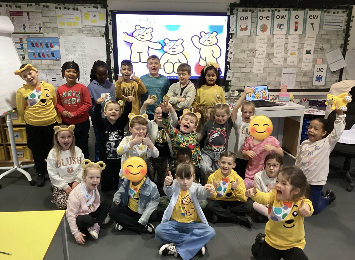 missfenna_MGPA's tweet image. The children all looked fantastic yesterday for Children in Need. Thank you for helping us raise money for such a great cause 🐻💛 @TeamManorGreen  #7MustsOfFocusTrust