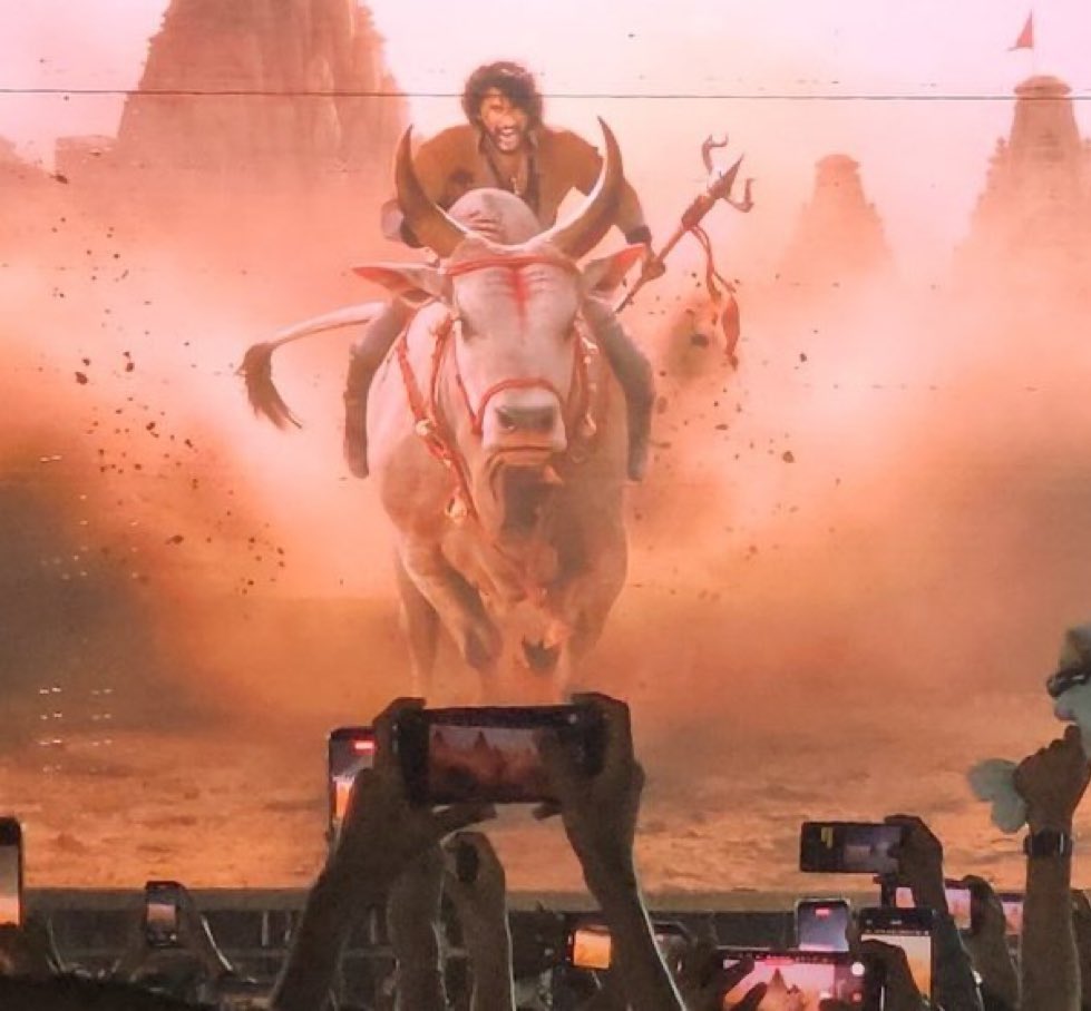 #SSMB29 is #Varanasi 🙌

#MaheshBabu in a new Avatar!💥💥🔥🔥

#SSRajamouli #JaiBabu #PriyankaChopra #Prithviraj