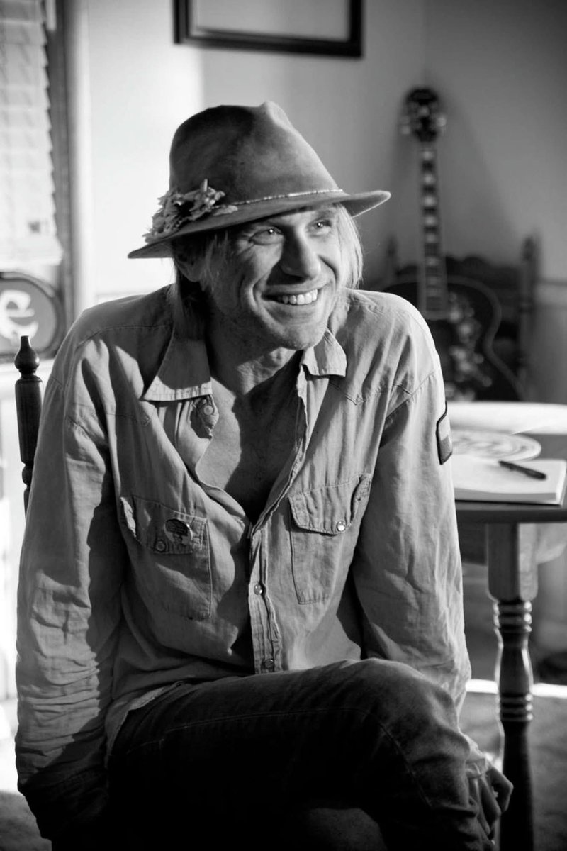 WFPK's tweet photo. Horrible news this morning: folk hero, storyteller, and WFPK favorite @ToddSnider has passed away. 💔

Todd Daniel Snider
1966–2025 https://t.co/jM9FFpvdXh