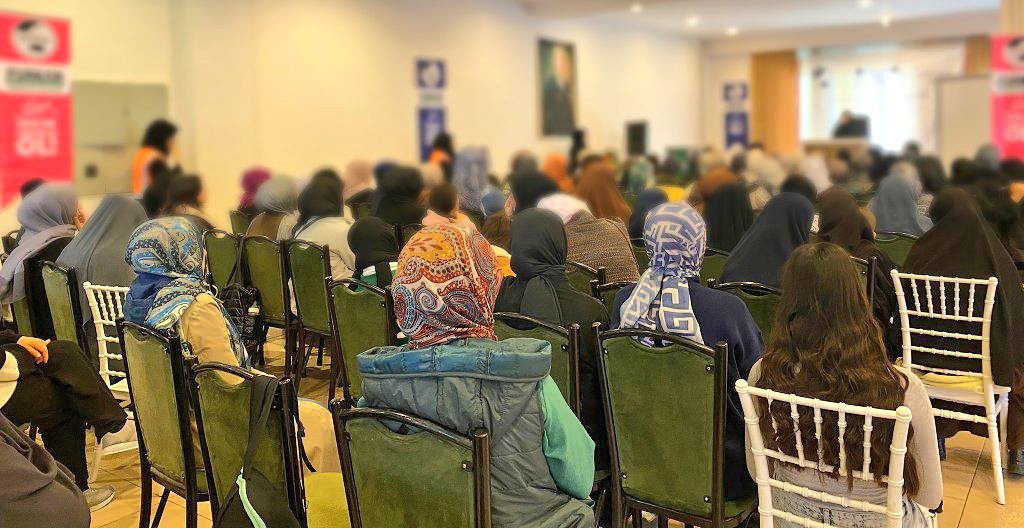 Engellemelere Rağmen Coşku Dolu Muğla Konferansı! 

Baskı ve tehditlerle engellenmeye çalışılan "Kelime-i Tevhidi Anlamak" konulu ilk Muğla konferansı halkın yoğun katılımı ve coşkusu ile birlikte gerçekleşti. 

#FurkanKonferansları