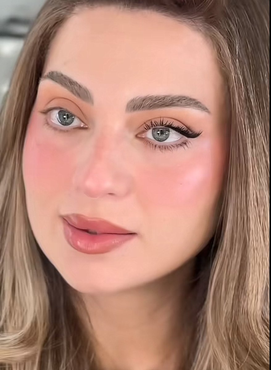 بنات كيف تجاربكم مع الرموش المغناطيس ؟ 

متحمسة أجربها احسها بتفك علي اااازمه لأنها سهلة بالتركيب والفك ولأن اللاش اكستنشنز بالصمغ تنتف رموشي مره والمسكرا بعد