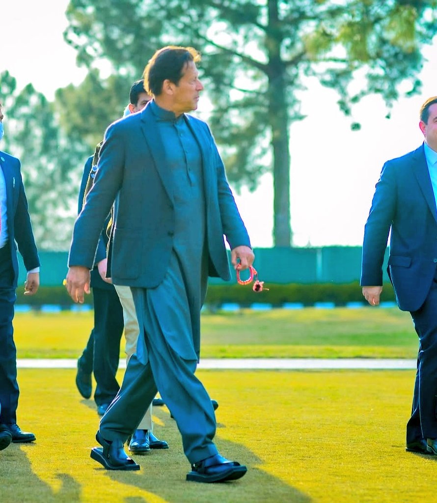 تم جتنا روکنے کی کوشش کرو گے ہم اتنا تیزی سے اگے بڑھنے کی کوشش کریں گے صاحب