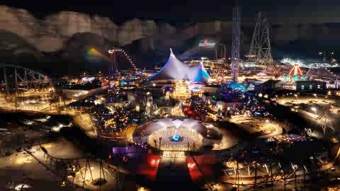 منتزه Six Flags القدية، يعلن الافتتاح الرسمي يوم 31 ديسمبر المقبل.. Six Flags القدية، ستفتح أبوابها للزوار من الساعة 4 مساء وحتى منتصف الليل، وقيمة تذكرة اليوم الواحد 295 ريالا 