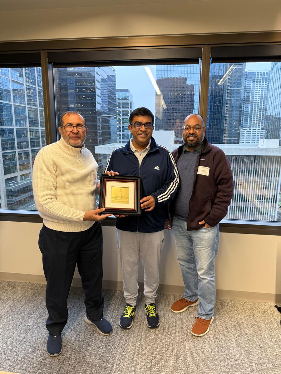 Day 8 | #Seattle — BITS Pilani Global Connect

The BITS Pilani delegation had the privilege of meeting Rajeev Rajan, Chief Technology Officer at Atlassian and proud BITSian from the Class of 1992 (B.E. (Hons.) Computer Science).