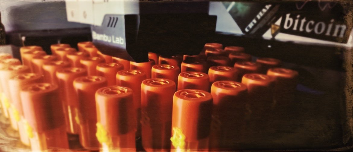 Hadaikum3D's tweet image. Who is ready for Orange Pill Version 2.0. ?

⚡️ depending on which chip is scanned, you can both send AND receive Lightning payments ⚡️ 

#bitcoin #lightning #zap #sats #boltcard #btcpay #lnbits