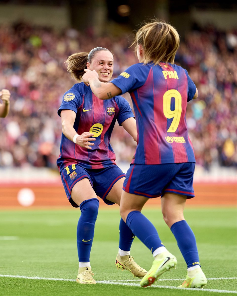 HT: Barça Femení 2-0 Women's Real Madrid.