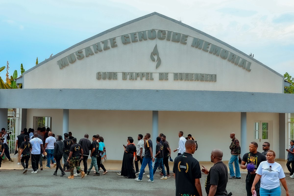 Nyuma yo kunamira no gushyira indabo ku mva iruhukiyemo imibiri y'Abazize Jenoside yakorewe Abatutsi mu 1994, basuye ibice bitandukanye bigize uru rwibutso, basobanurirwa amateka ya Jenoside yakorewe Abatutsi mu cyahoze ari Perefegitura ya Ruhengeri.