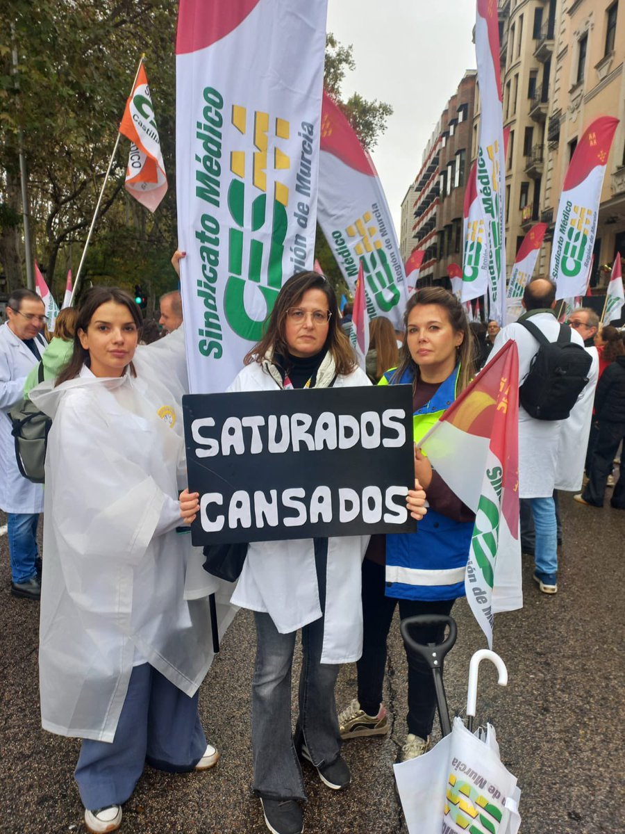 mariajocesm's tweet image. Bajo la lluvia y desde toda España.
Con los deberes hechos y abiertos al diálogo.
Seguimos en la lucha por los derechos de los médicos.
Gracias a todos. 💚