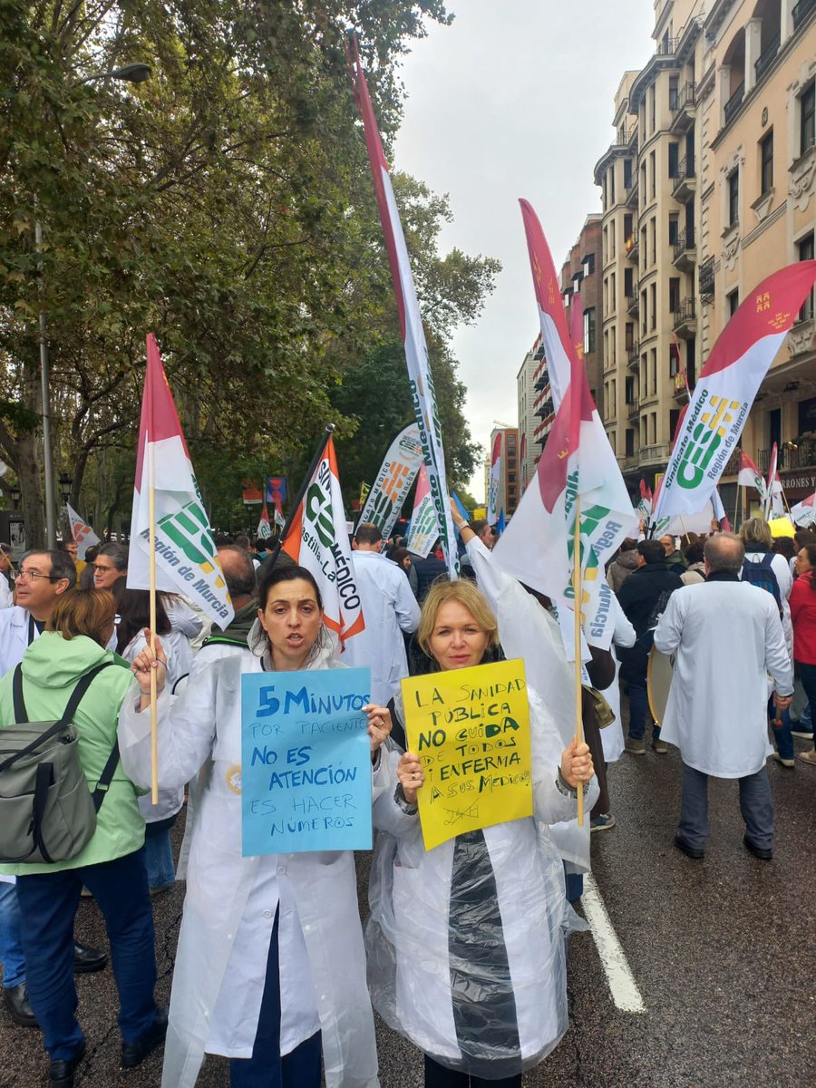 mariajocesm's tweet image. Bajo la lluvia y desde toda España.
Con los deberes hechos y abiertos al diálogo.
Seguimos en la lucha por los derechos de los médicos.
Gracias a todos. 💚