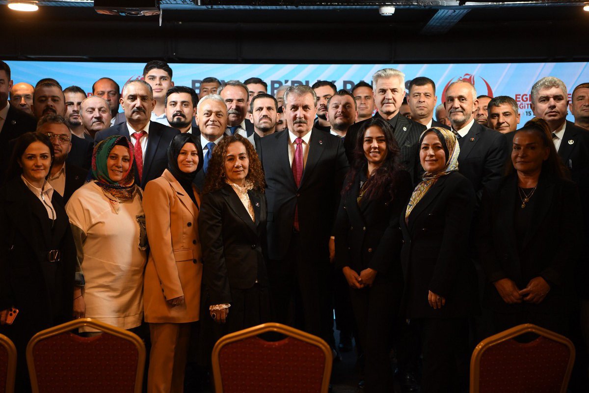 Parti içi eğitim toplantılarımız kapsamında; Genel Başkanımız Sayın Mustafa Destici’nin teşrifleriyle, kıymetli hocalarımızın sunum ve katkılarıyla Ege Bölgesi Eğitim toplantımızı gerçekleştirdik.

Büyük Birlik davasının değerlerini, ilkelerini ve vizyonunu daha güçlü yarınlara