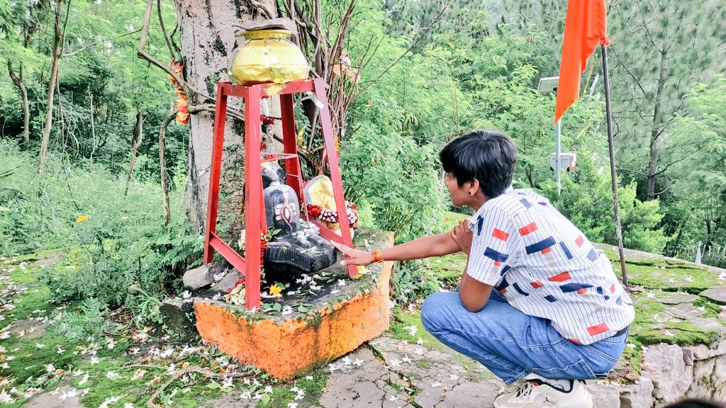 Nicky_Dubey17's tweet image. Share your photo taken with a Phone Universal Father 😍
#Mahadev🙏❤️