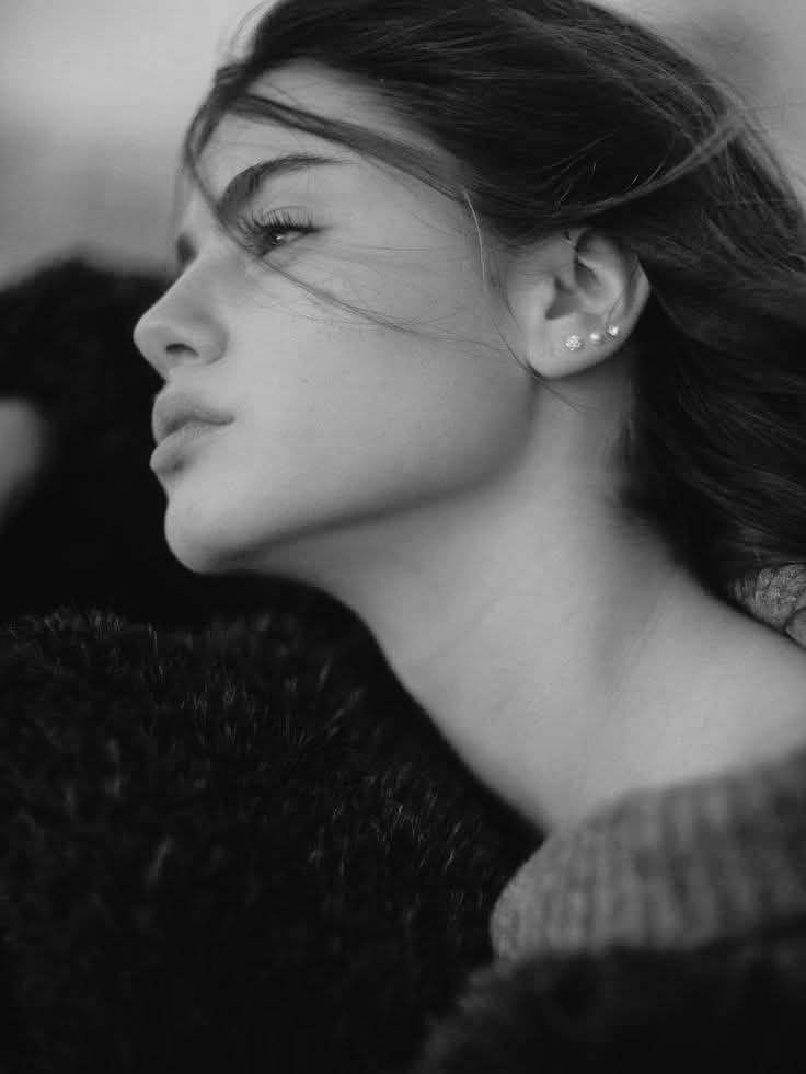 इतने याद न आओ के दिल को क़रार नहीं हो 
मिल भी न सकूं तुमसे इतने दूर जाकर बसे हो 

~ मालती