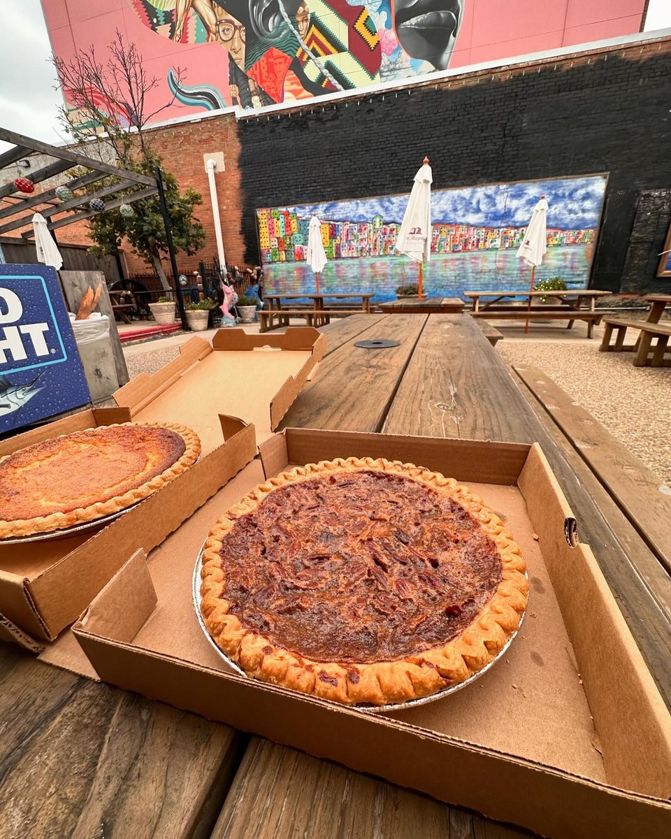 StPetesDancingMarlin tweet media