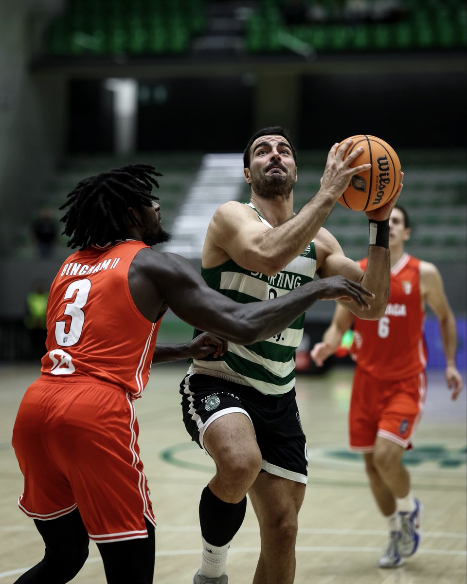 SCPModalidades's tweet image. #BasquetebolSCP | ▶️ Recomeça a partida! Força, Leões! 🫡

🟢 45-42 🔴 // #SCPSCB