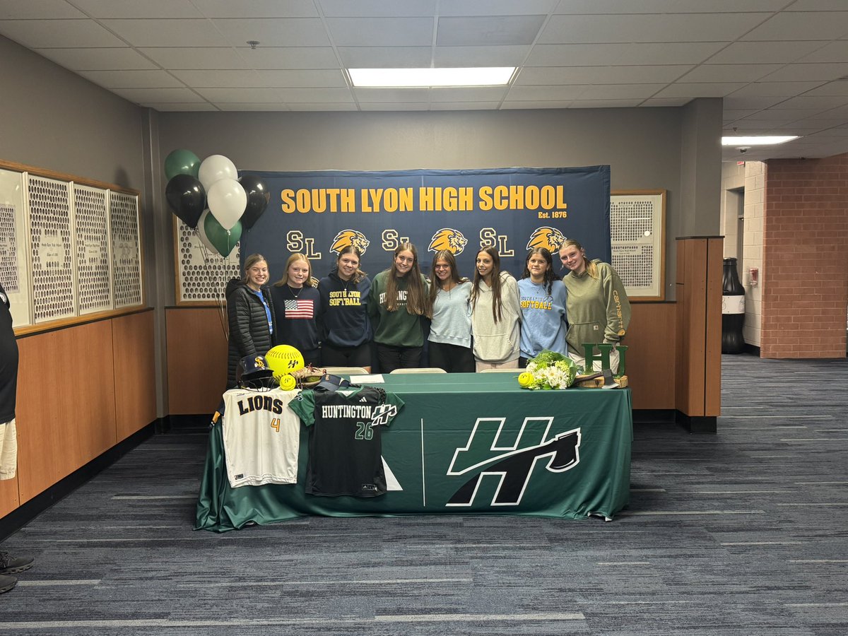 SLHS Softball tweet media