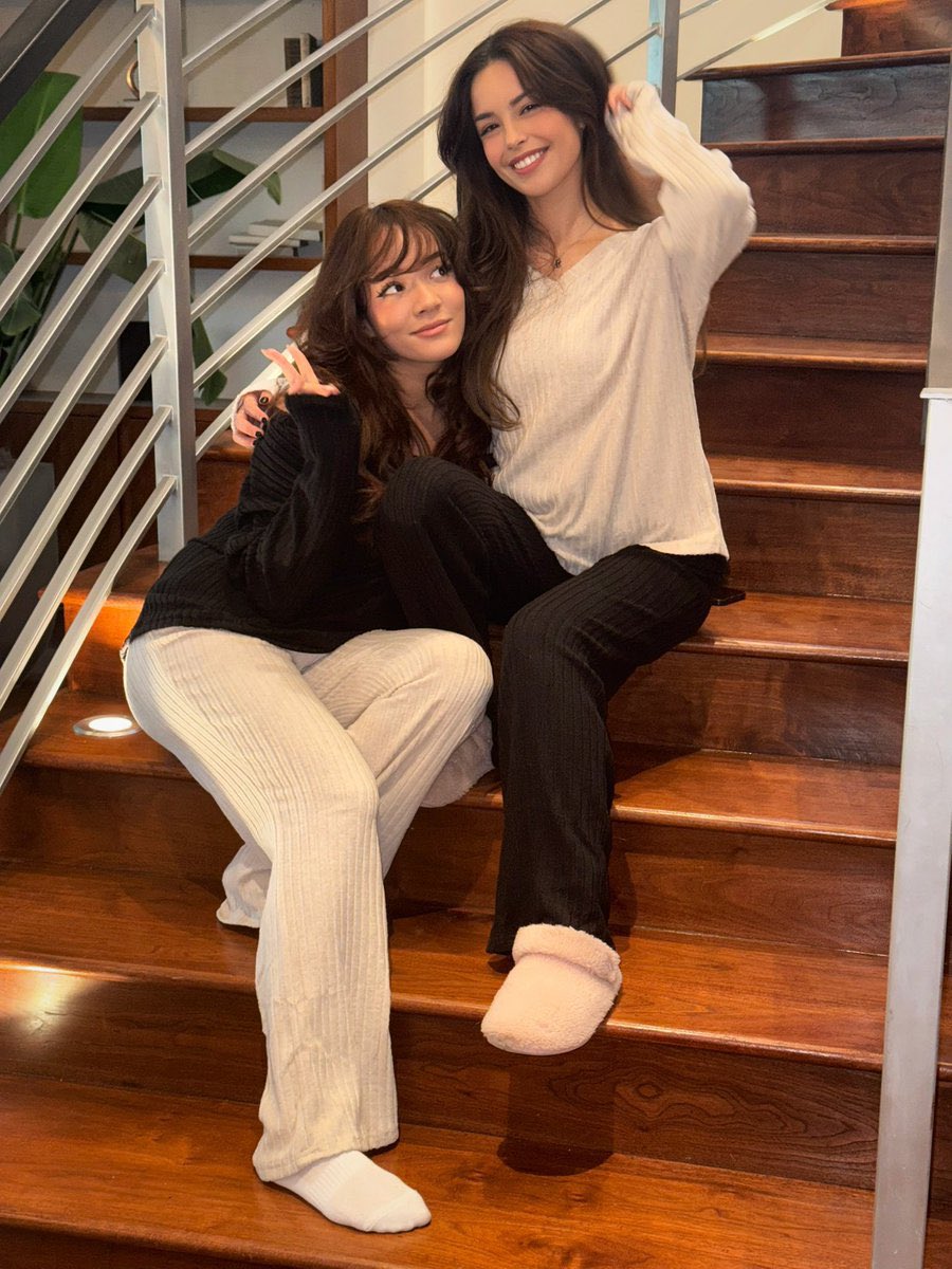 yoxics's tweet image. Valkyrae &amp;amp; Cinna were the 2 most watched Female Twitch Streamers this week during their Sisathon 🔥

- 2.65M hours watched 
- 41,000 combined subscribers 
- 24/7 for 7 days