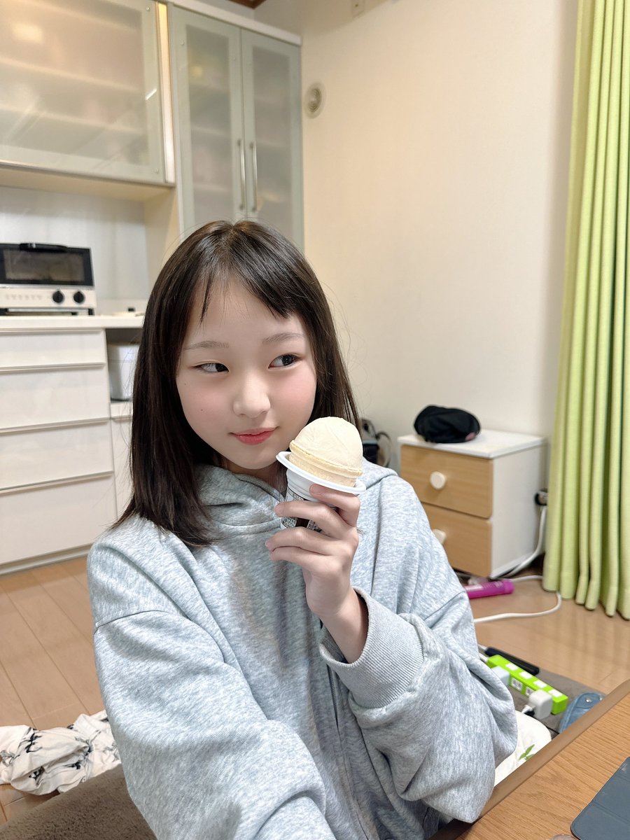 明日……。というか今日、すっっっごい久しぶりの【IDOL SPIRITS】さんに出演させて頂きます‼️(๑•̀ㅂ•́)و✧
6番目だよ"(∩>ω<∩)"短めの時間だから気を抜いたら終わっちゃってるかも((((；ﾟДﾟ))))
ぜひ応援に来てねぇ₍ᐢ⸝⸝•ω•⸝⸝ᐢ₎
待ってるよぉ( ⑉¯ ꇴ ¯⑉ )