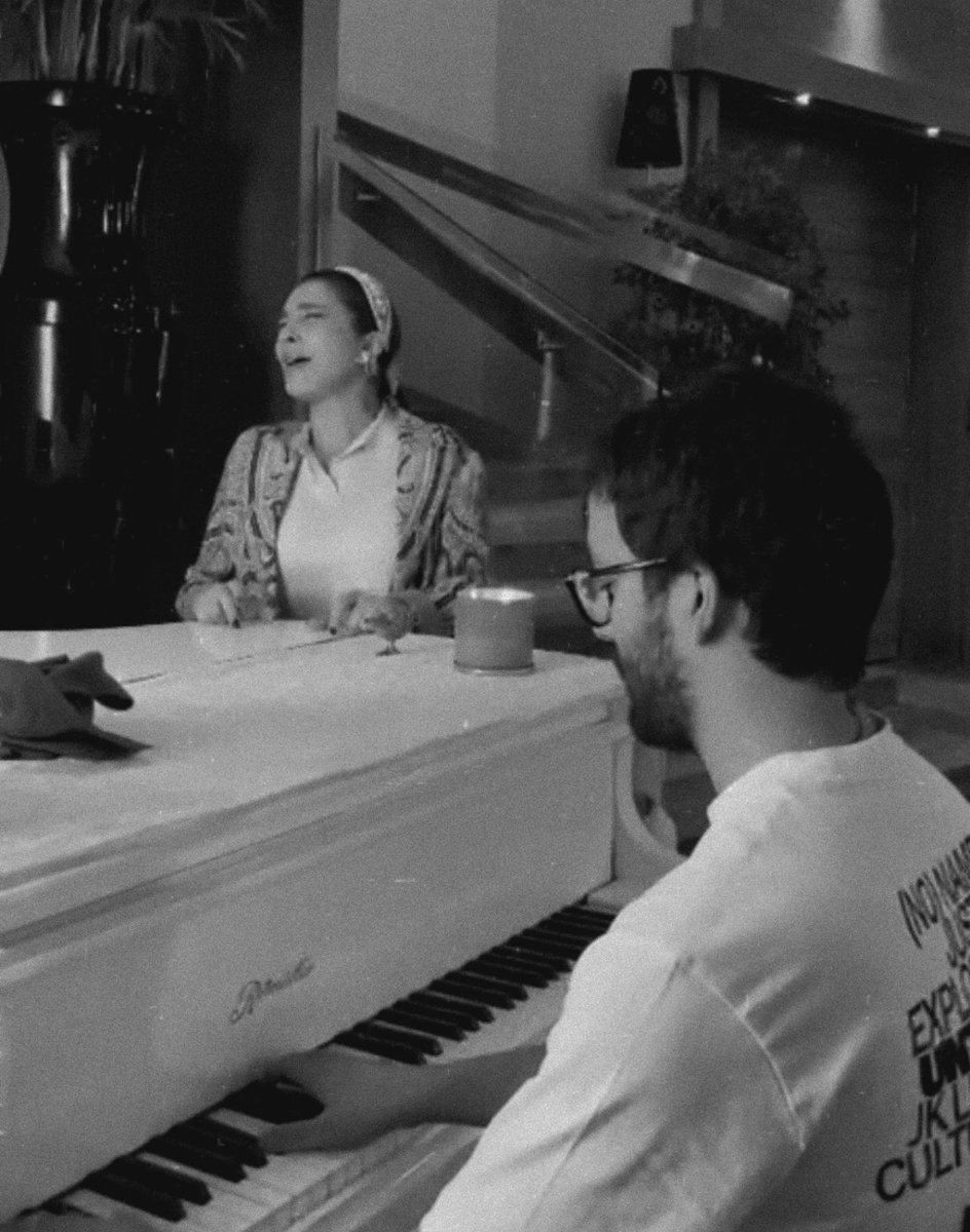 xassalax's tweet image. 🩶