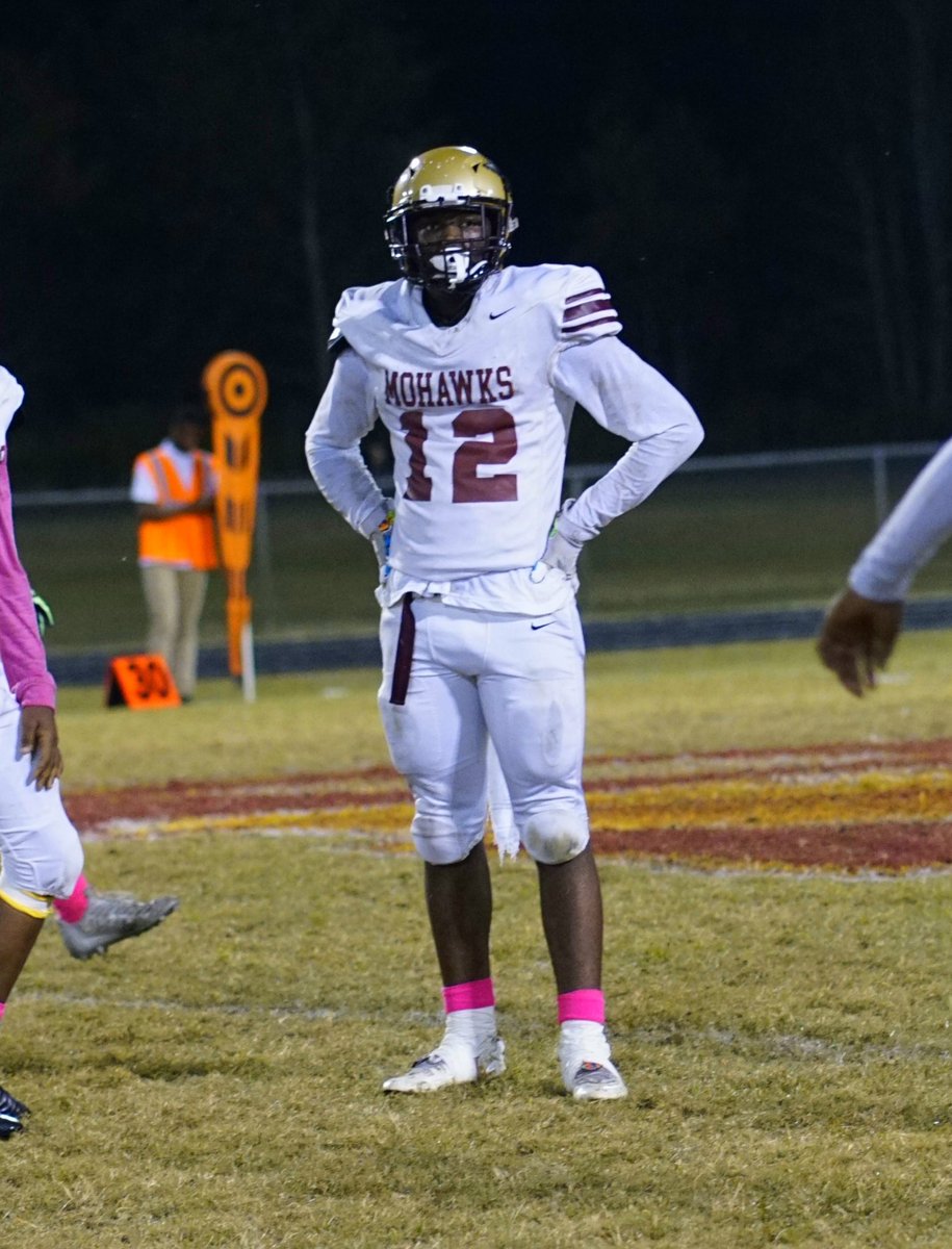 JordanAvinger10's tweet photo. Wouldn’t trade it for nothing 🤞🏾 thank you high school football❤️ onto the next chapter #12out @BethuneBowmanFB @OWHSFootball https://t.co/B986SfLMM3