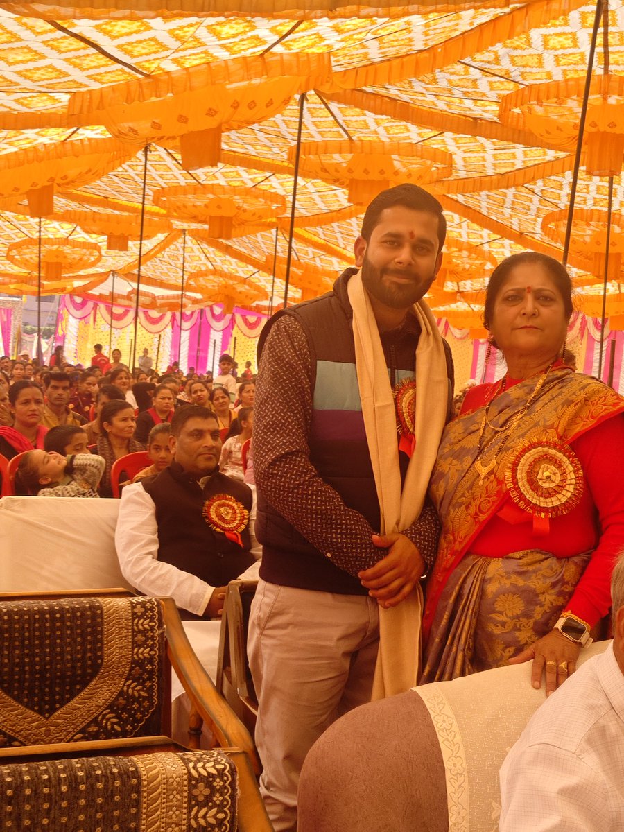 rishav_pandav's tweet image. आज #बैजनाथ स्थित Binwa Public Sr. Sec. School के वार्षिक पारितोषिक वितरण समारोह में अन्य गणमान्यों के साथ उपस्थित रहा 🙏
          सफल आयोजन के लिए स्कूल प्रबंधक, स्कूल स्टाफ, बच्चों एवं अभिभावकों को बहुत-बहुत बधाई एवं हार्दिक शुभकामनाएं🙏

#Heartiest_Congratulations

रिशव पांडव