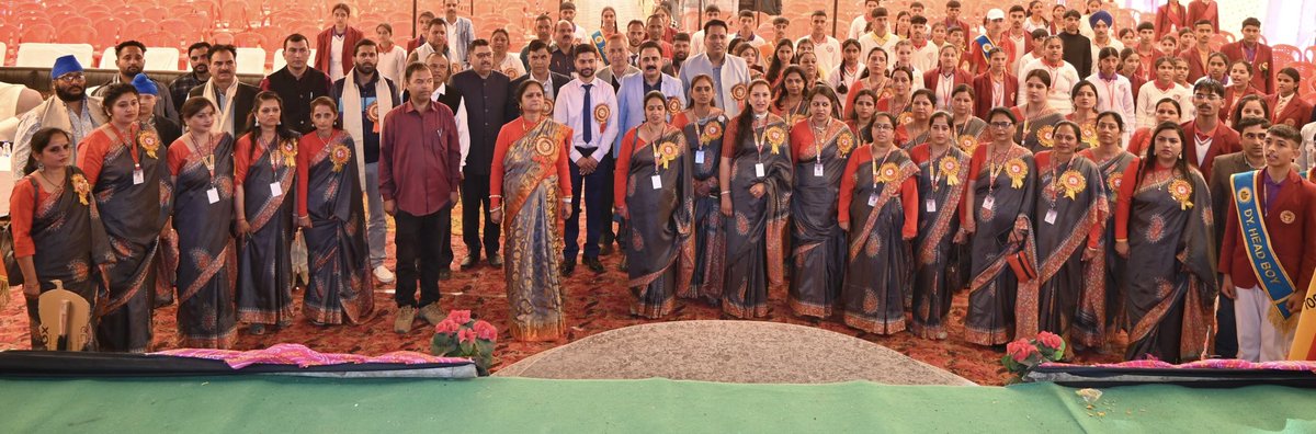 rishav_pandav's tweet image. आज #बैजनाथ स्थित Binwa Public Sr. Sec. School के वार्षिक पारितोषिक वितरण समारोह में अन्य गणमान्यों के साथ उपस्थित रहा 🙏
          सफल आयोजन के लिए स्कूल प्रबंधक, स्कूल स्टाफ, बच्चों एवं अभिभावकों को बहुत-बहुत बधाई एवं हार्दिक शुभकामनाएं🙏

#Heartiest_Congratulations

रिशव पांडव