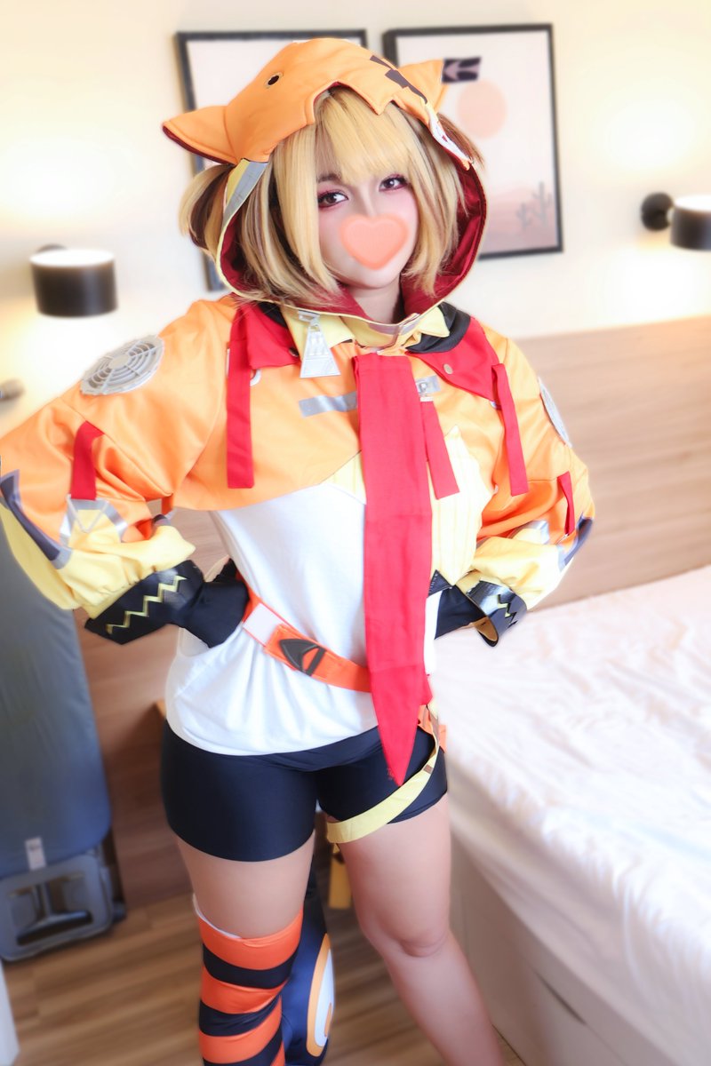 Sachii_Cos's tweet photo. If only I have her huge gauntlet this cosplay would have been sick af !!! and I might even win a competition or somethin 🤔

#rkggk https://t.co/ejn4FRdRIx