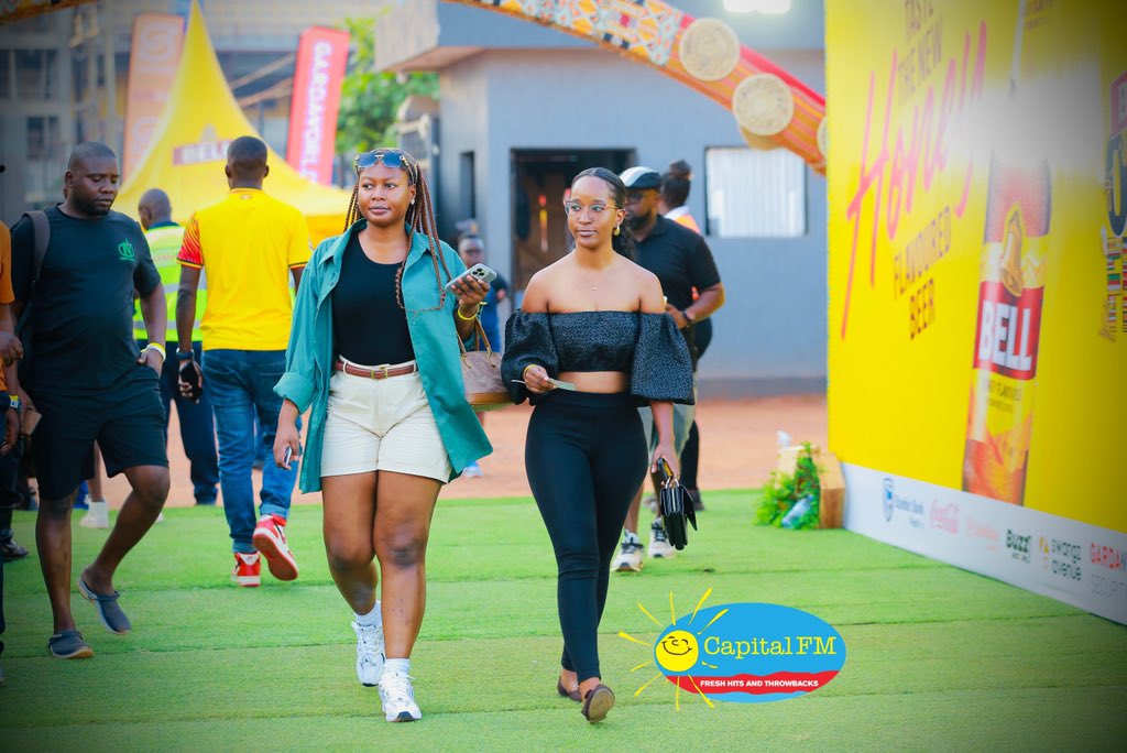 CapitalFMUganda's tweet image. Pretty girls + Bell  = unforgettable..!!!!

#CapitalFm #BellObaFest25 #ThisHowWeDo #BellFlavours #BellCitrus #BellHoney #Enjoyments