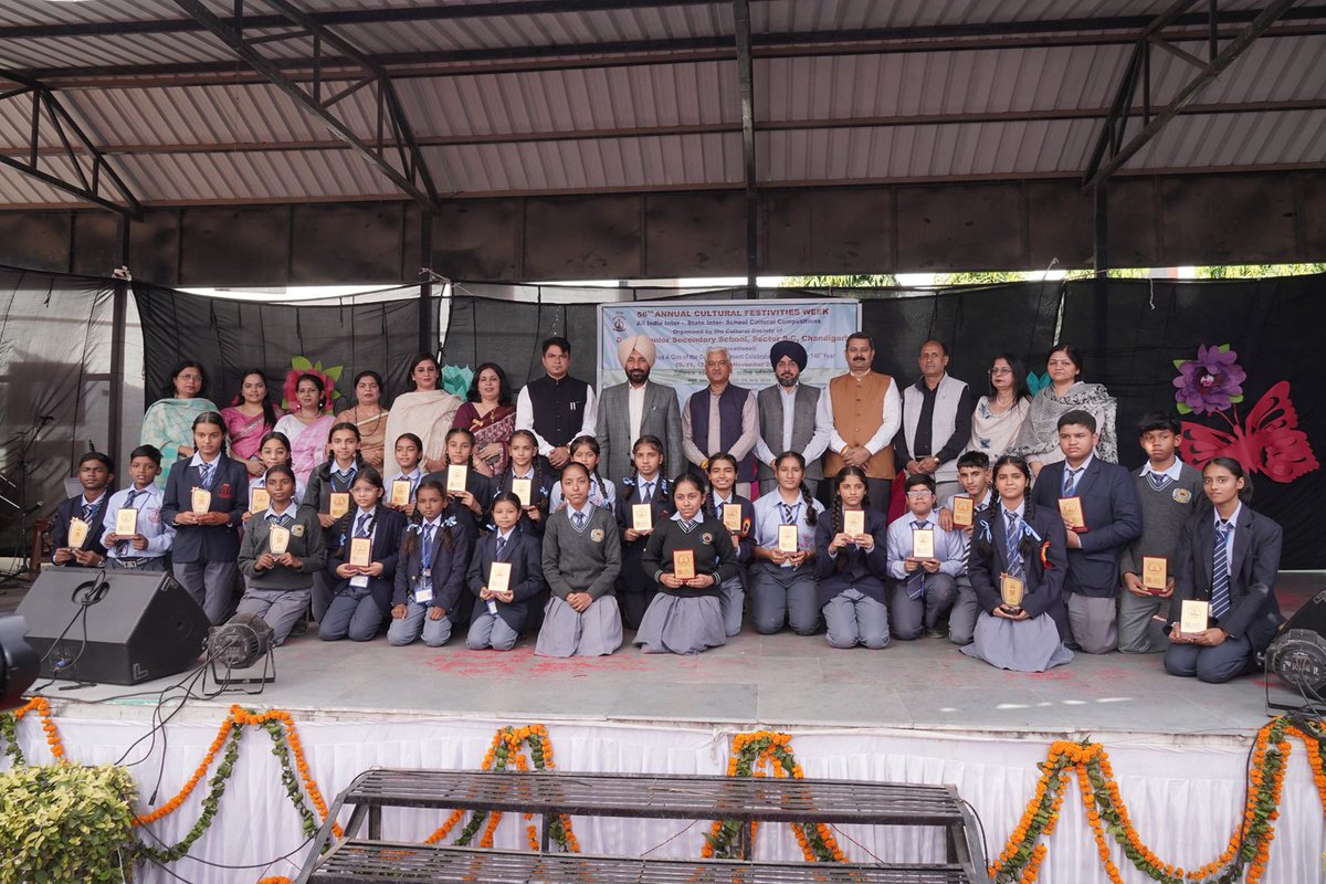 Got an opportunity to attend 56th Cultural Festivities Week at DAV Sr Sec School, Sec-8, #Chandigarh alongwith Rajyasabha MP <a href="/satnamsandhuchd/">Satnam Singh Sandhu</a>
and BJP Distt secretary <a href="/ArundeepBJP/">Arundeep Singh</a>.
Remembering school days filled my heart with joy.