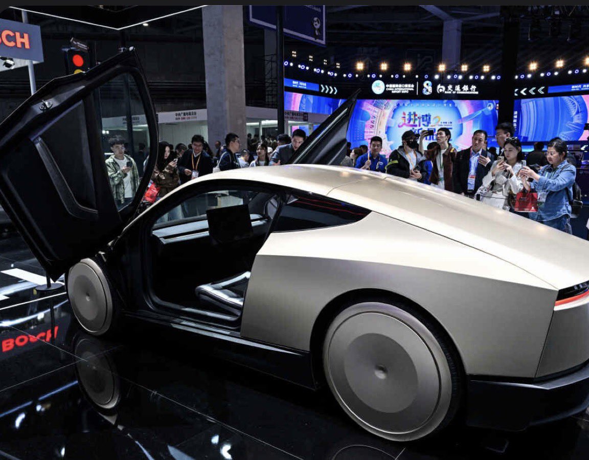 M44_1RJ's tweet image. 🚨 BREAKING 🚨🙌

Raising my 12-month PT to $880, reiterating “Strong Buy” on Tesla ( $TSLA).

Citing the fast pace and incredible development of FSD 14.1.7, Tesla has solved autonomy with likely full release before summer 2026 after regulatory approval, as the company under…