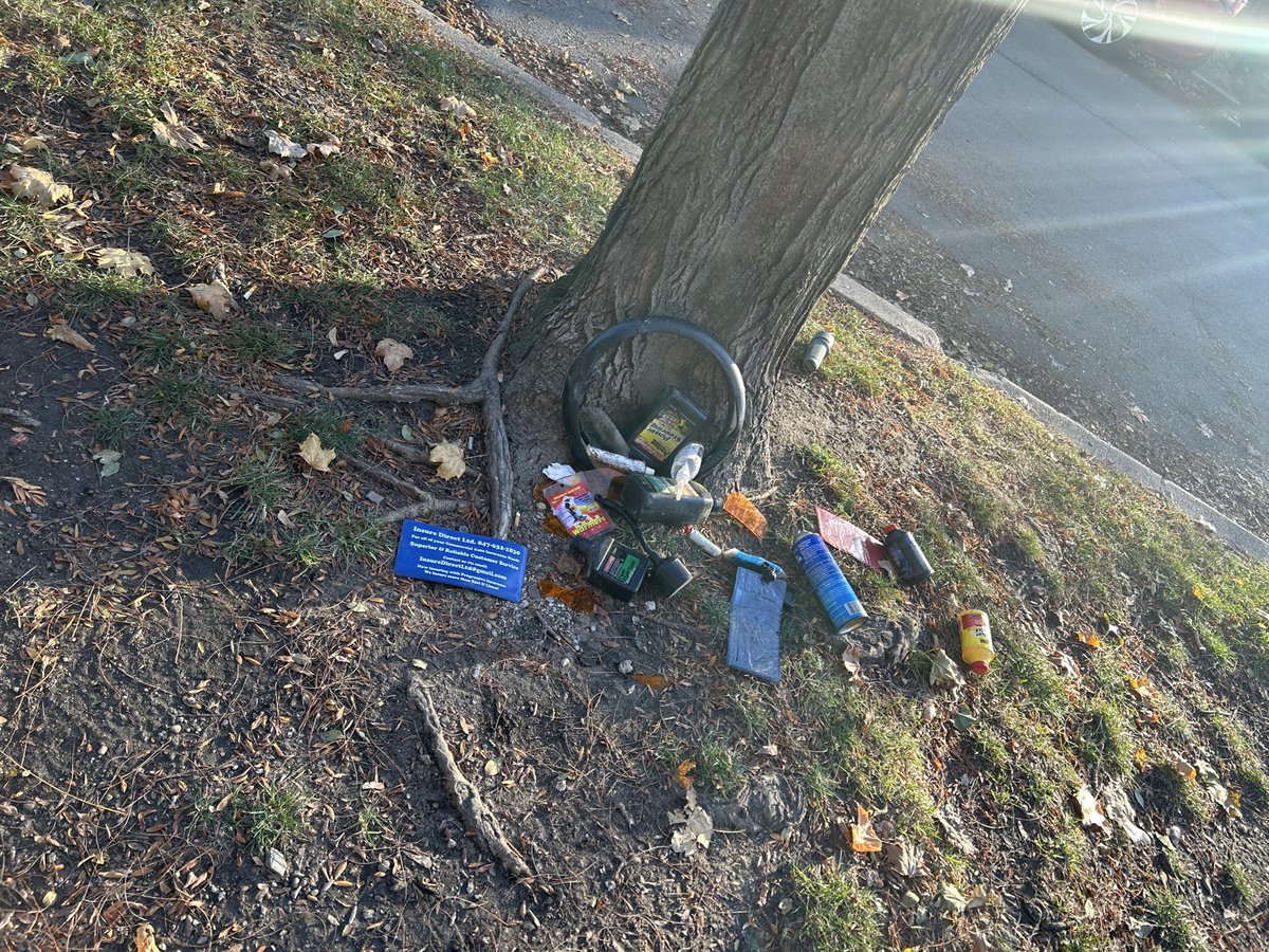 trashndgarbage's tweet image. That’s a bunch of car related merchandise