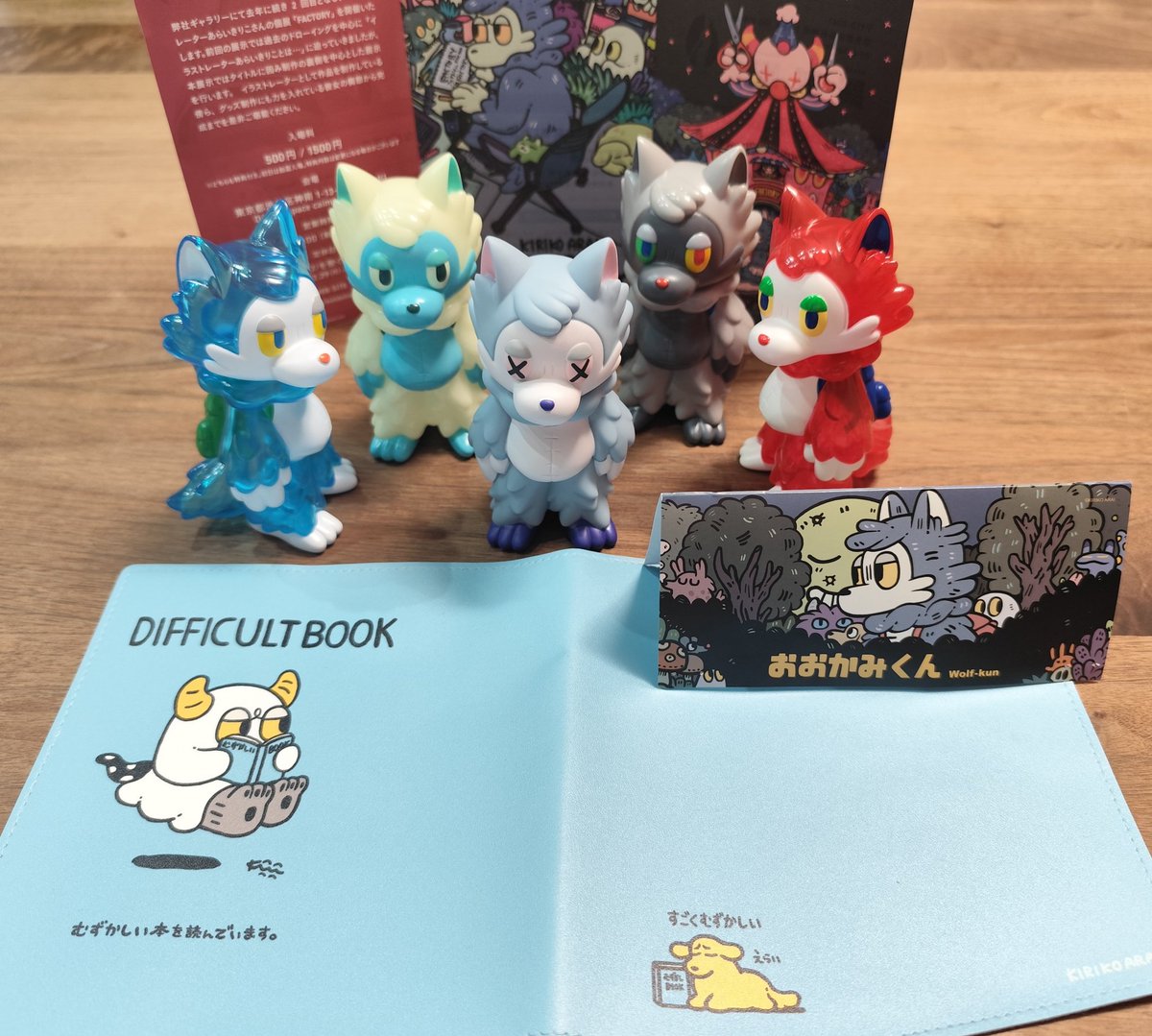 yogurt_hobby's tweet image. 【デザフェスの記録】
ソフコンでお迎えできなかったゲームカラーズに加え、蓄光と新色のERRORBLUEをお迎え🐺💕
みんなに囲まれてテンパるエラブルくんでした🫨
#デザフェス62 #デザフェス戦利品 
#あらいきりこ #おおかみくん