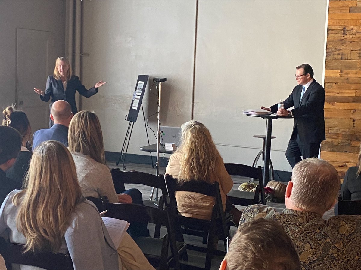 hpatrinos's tweet image. Department of Education Reform newsletter - with a focus on 20th anniversary events @UArkansas @ua_edreform 
shorturl.at/RcVOK