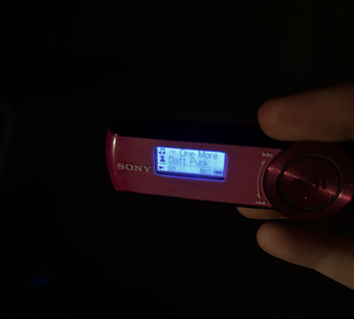 crescendoIIz's tweet image. found my Mp3 from when I was 7…my first introduction to daft punk 🥲🥲