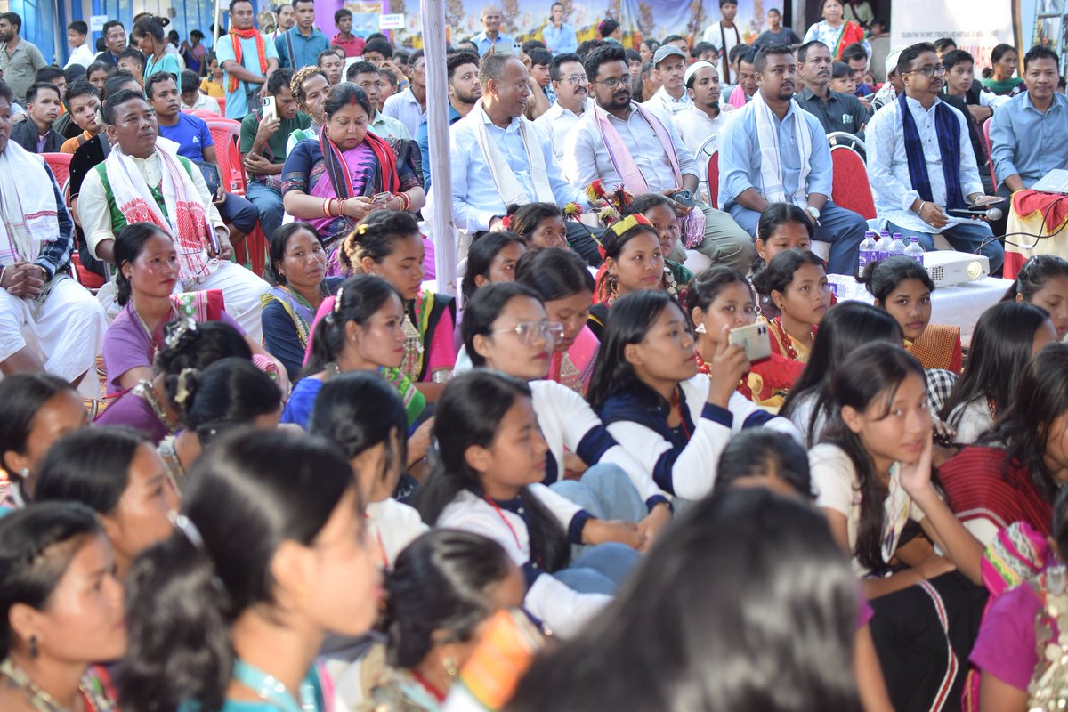 *JanJatiya Gaurav Pakhwada &amp; Diwas, 2025 Celebration*

Hailakandi, November 15, 2025 - A grand celebration marked the 15th Anniversary of Bhagwan Birsa Munda at Gharmura, South Hailakandi Block. Organized by the District Administration, Hailakandi.
<a href="/CMOfficeAssam/">Chief Minister Assam</a> <a href="/diprassam/">DIPR Assam</a>