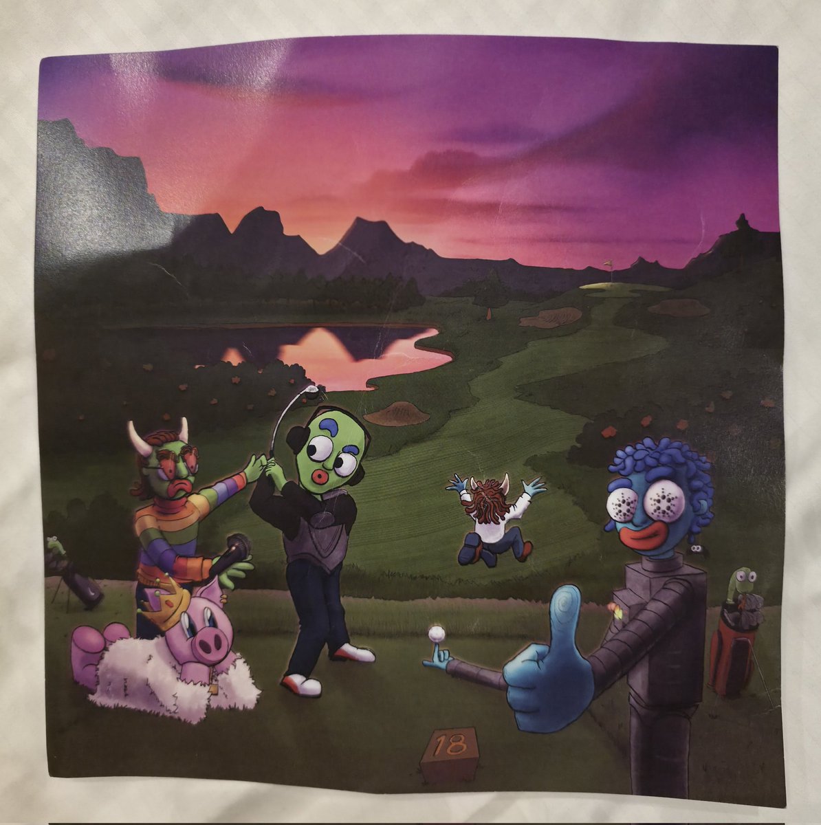 Two of my favourite things in life: Golf and Cardano 👌🏽

Big appreciation for the physical artwork by <a href="/artbytomass/">Tomass</a> and <a href="/ClaysAfterDark/">CAD</a> 😍