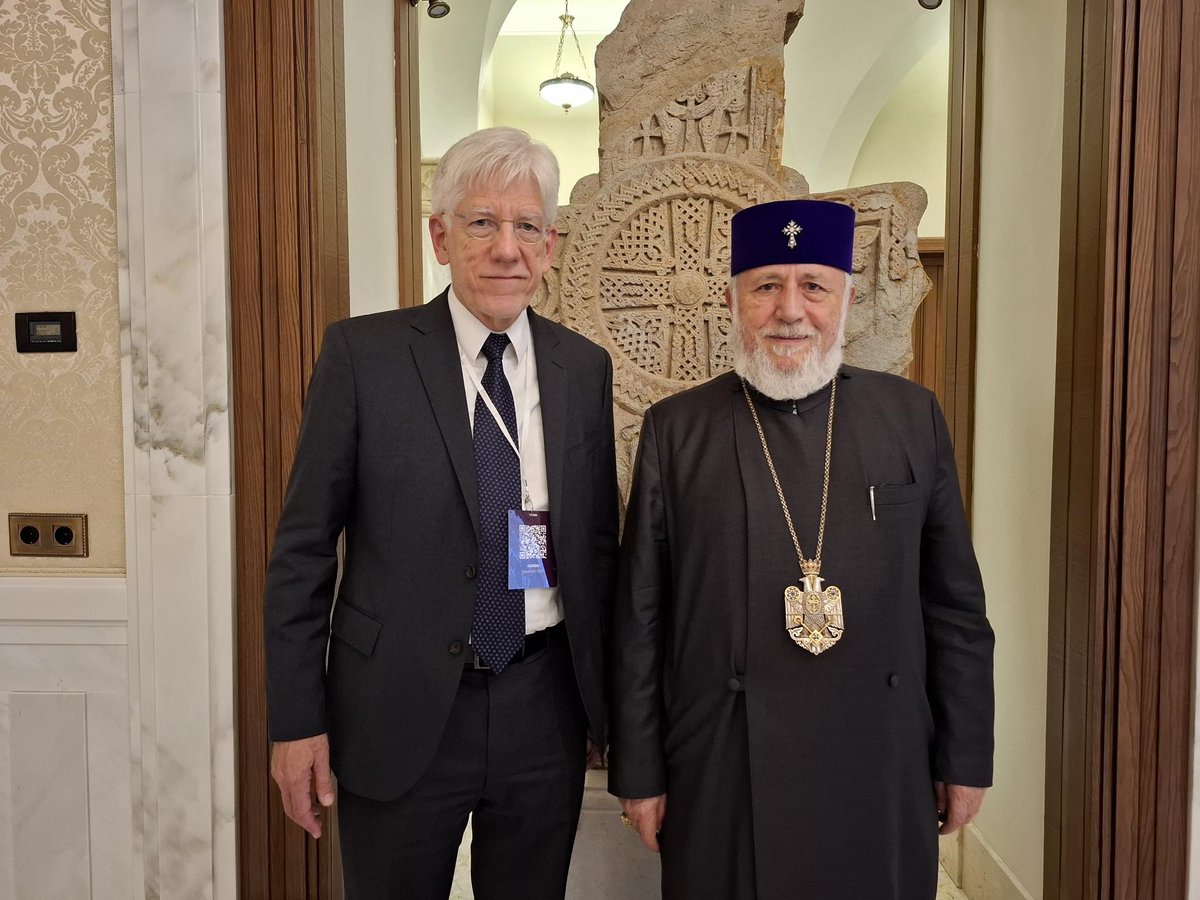 A CSI delegation was honored to be received by His Holiness, Karekin II, the Catholicos of all Armenians, at the Holy See of Etchmiadzin, yesterday.

His Holiness affirmed his determination to continue to defend the rights of the Armenian people. "I am responsible for my flock,"