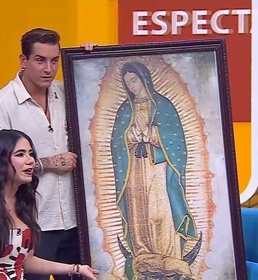 Hoy recibo a la virgen  y pediré mucho como siempre  por ti #AgusFernandez  que vengas muchas sorpresas  bonitas 
VLA GRACIAS X AGUS 
#VLAFinDeSemana