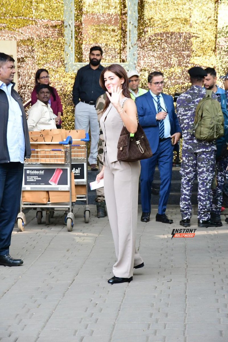 InstantBollywood tweet media