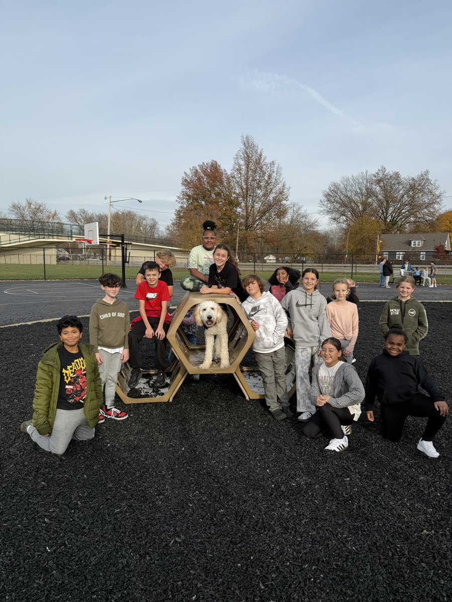 Longfellow Elementary School tweet media