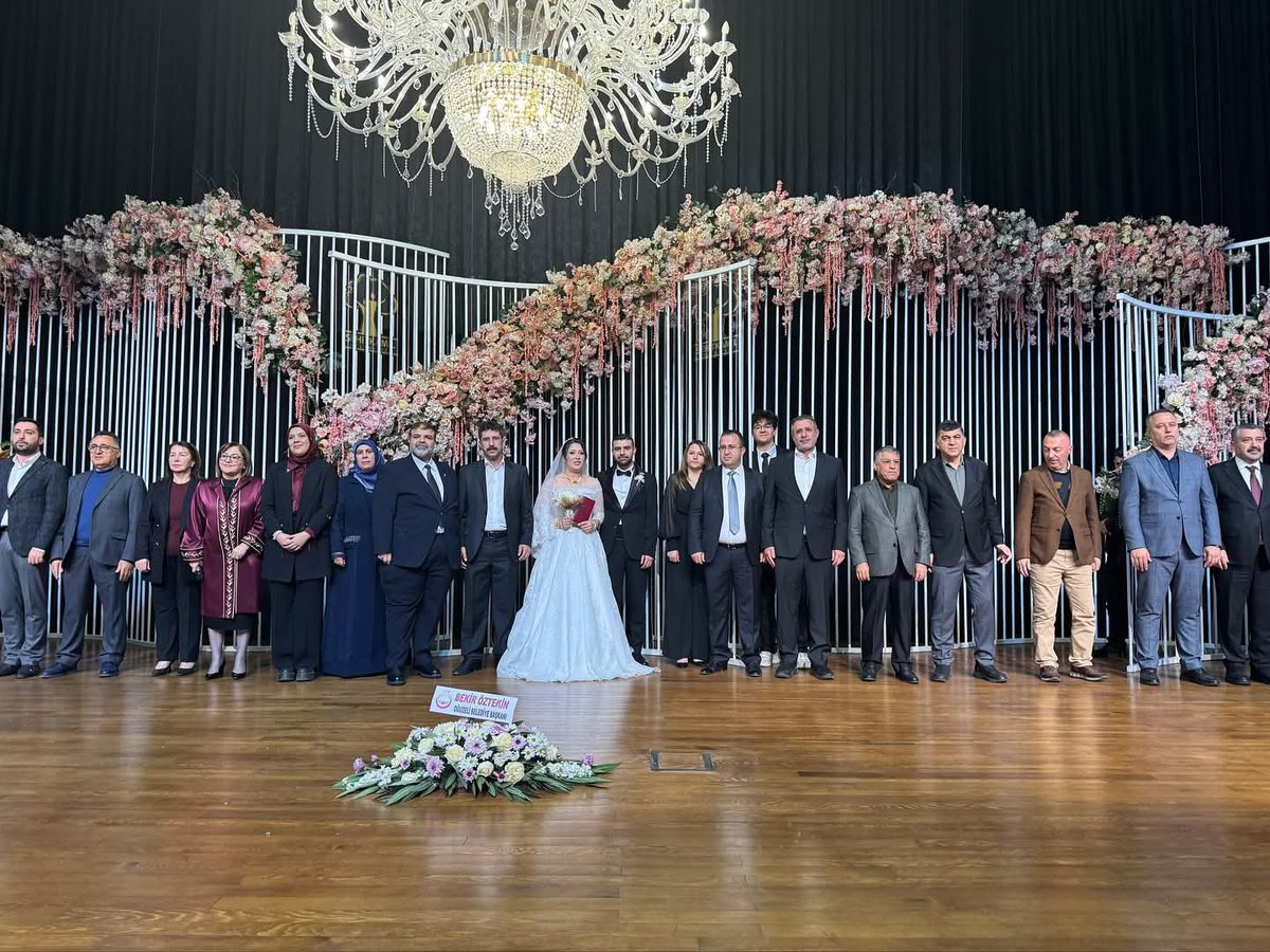 İHH Gaziantep Şube Başkanı Sn.Murat ŞAHİN’in Salih Can ŞAHİN’in Nikah Merasimine Katılarak Genç Çiftlerin Mutluluklarına Şahitlik Ettik.

Esra ve Salih Can Çiftine Bir Ömür Boyu Mutluluklar Dileriz.