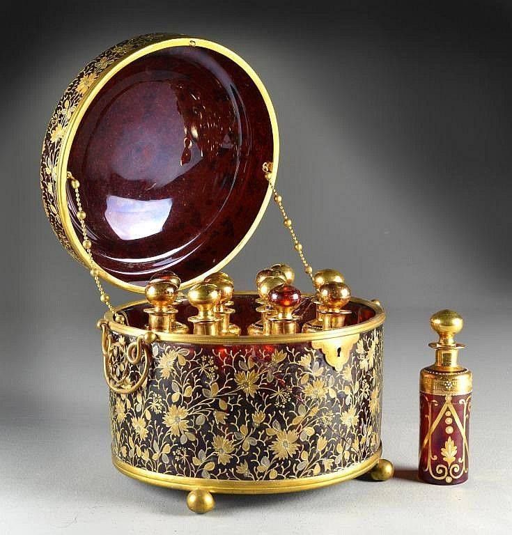 HerodotusWave's tweet photo. An exquisite antique Moser gilt bronze and ruby glass perfume casket from the late 19th century. https://t.co/RgdQxvtnKt