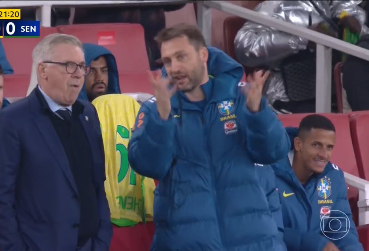 mapitangueira's tweet image. É ELE ALI?