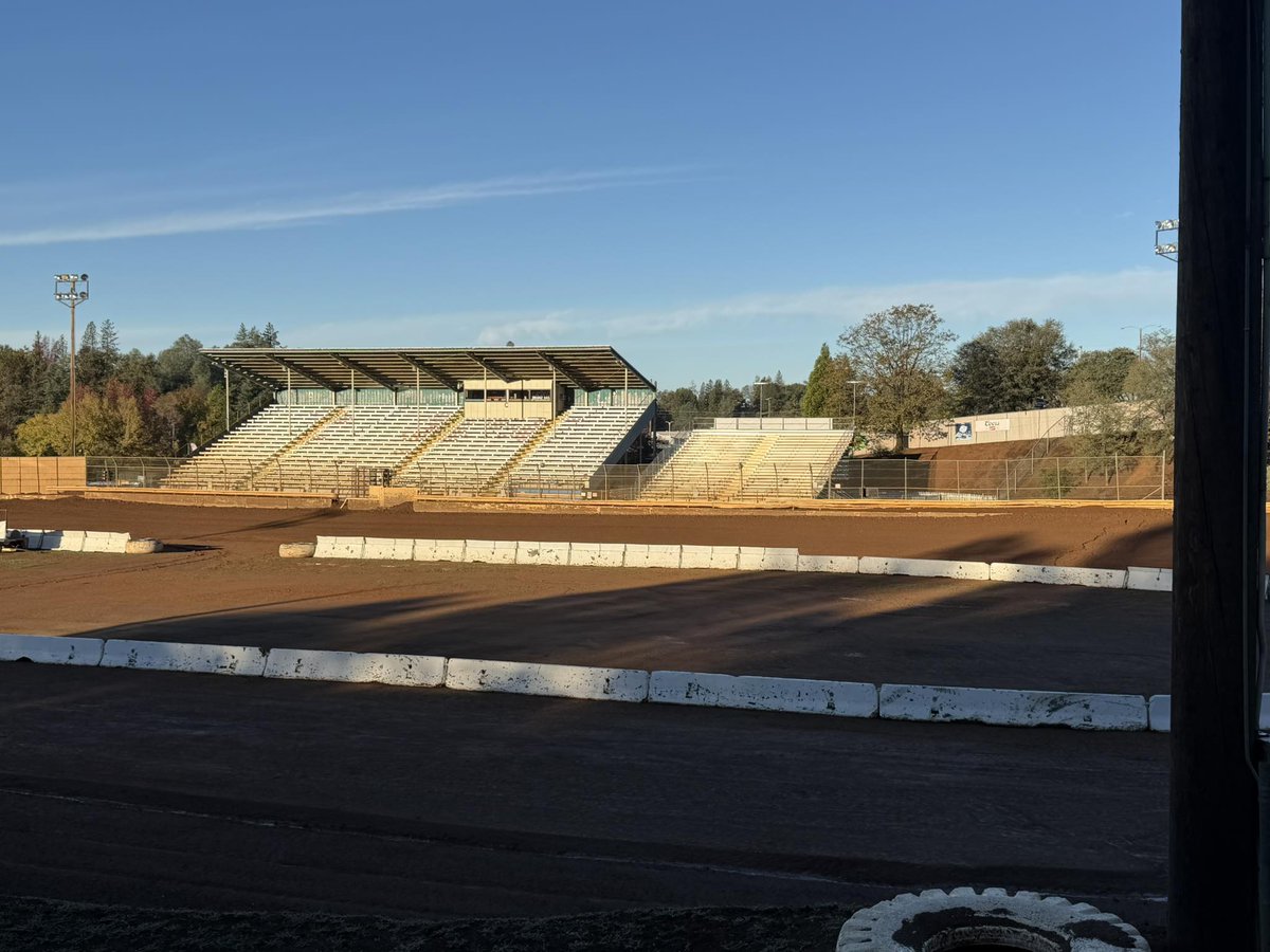 𝑺𝒖𝒏'𝒔 𝒐𝒖𝒕. 𝑳𝒆𝒕'𝒔 𝒓𝒂𝒄𝒆! 👊

The #Hangtown100 is a go today at California's <a href="/pvillespeedway/">Placerville Speedway</a>!

Join us as the USAC <a href="/NosEnergyDrink/">NOS Energy Drink</a> National Midgets face the only 💯 lap race of the season!

Please note the early start times. 👇

▪️ Front Gates: 1pm PT
▪️ On Track: 2pm