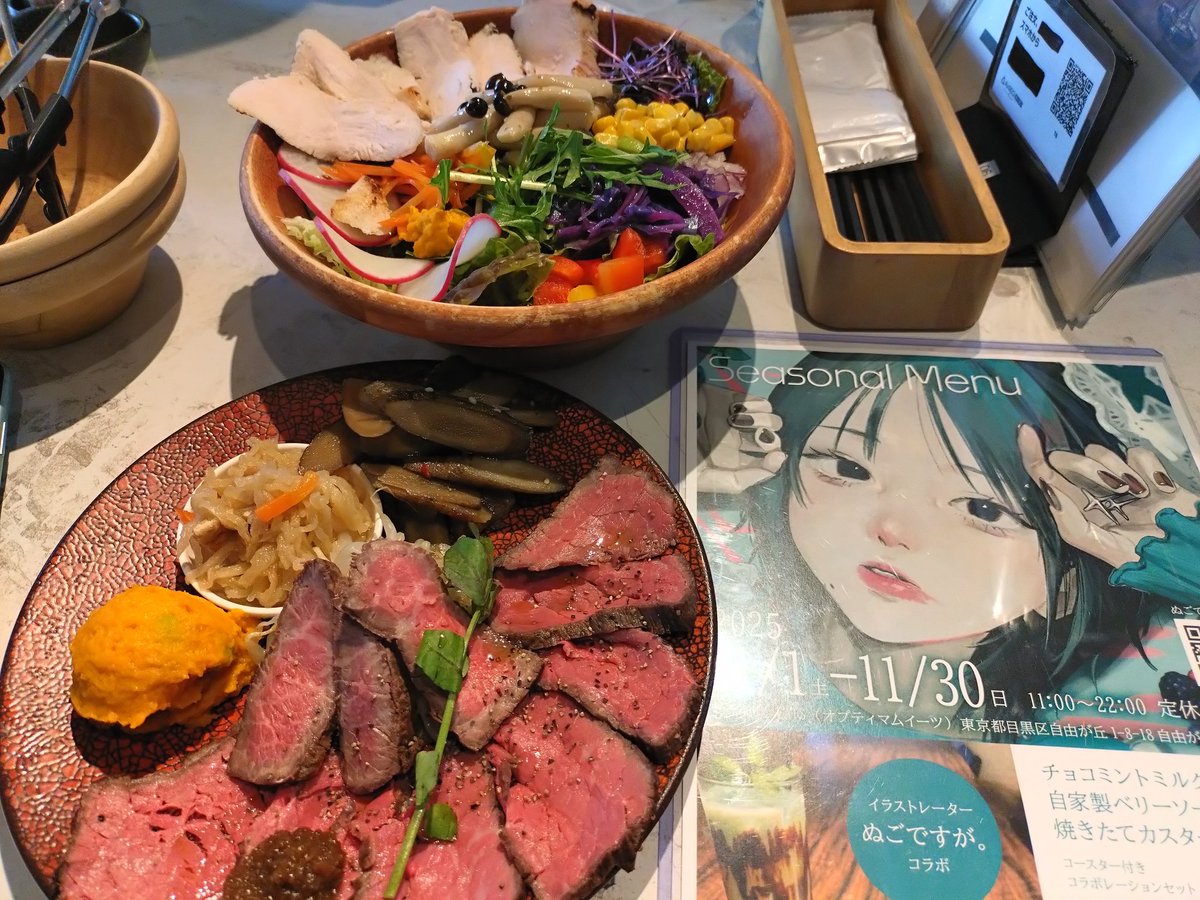 ast6naut's tweet image. ぬごですが。さん ( @nugodesuga )の作品が展示されているレストラン
最終日に滑り込みでしたがイラストもお店の雰囲気もとても素敵で、家族とおしゃれなランチを満喫できました。はぴはぴ