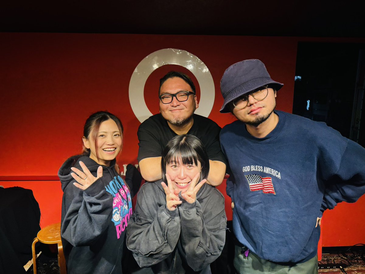 11月の周年月間も今日でひとしきりとなりまして
ご来店、誠にありがとうございました。
無事に８年目に突入しております。
これからもスタッフの高崎、野本、和泉と共に日頃からのご愛顧に感謝しつつお店を盛り上げてまいりたいと思います。
今後とも増々のお付き合い、宜しくお願いします。