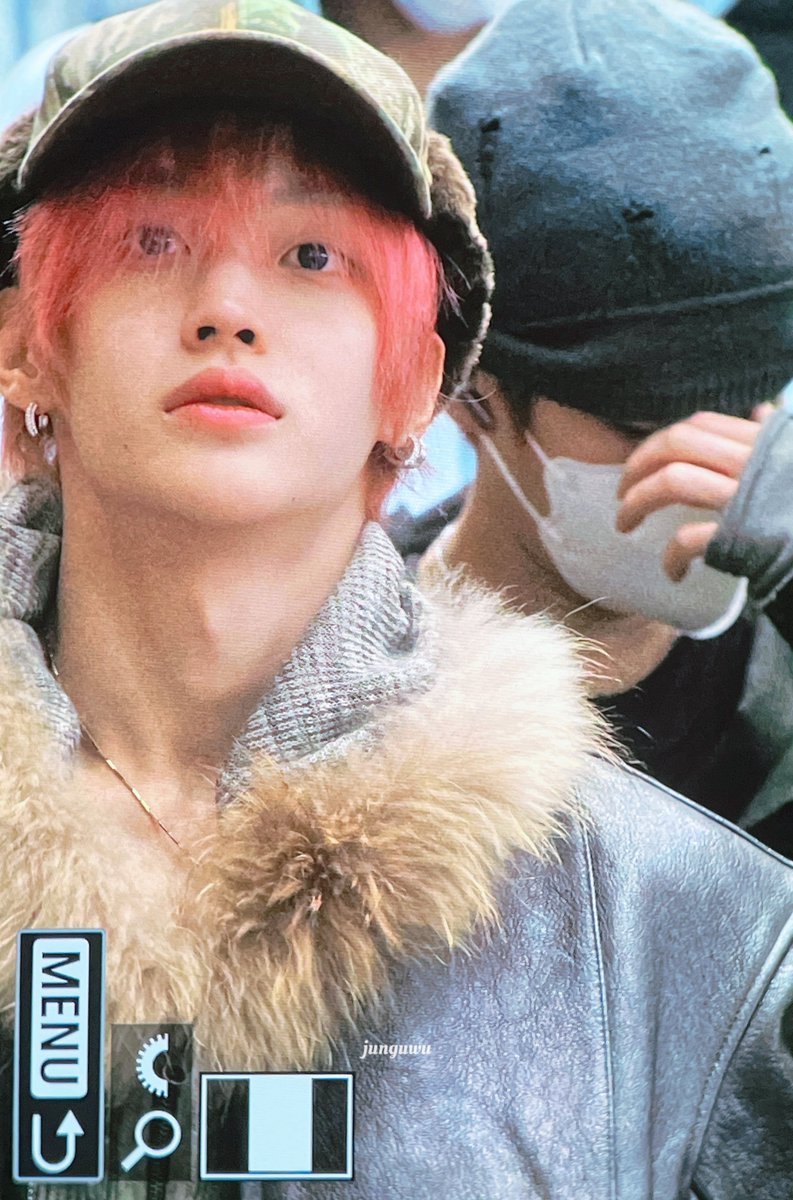 junguwu's tweet image. 251130 ICN 인천 입국  

고생많았어 또리비니 🫳🏻

#원빈 #WONBIN #소희 #SOHEE